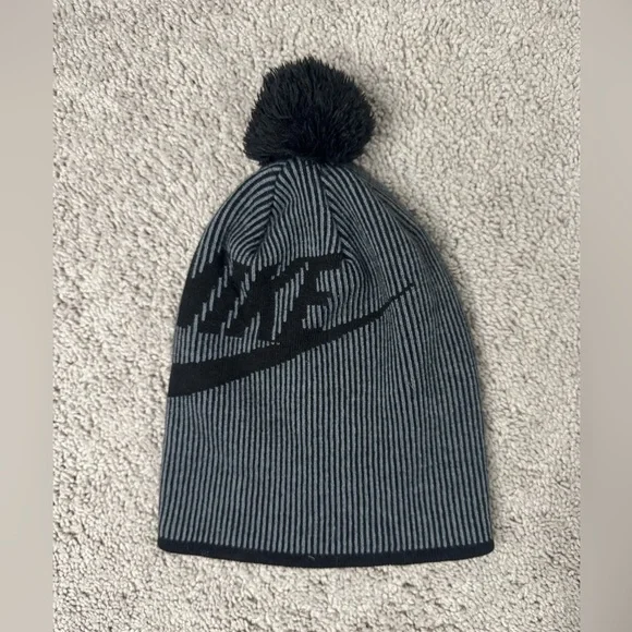 Nike Beanie - Picture 1 of 5